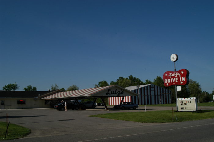 Lutzs Drive In - 2004 Photo